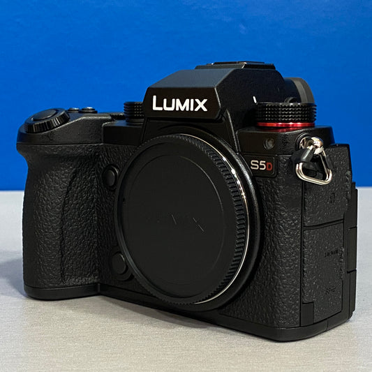 Panasonic Lumix DC-S5D (Corpo) - 24.2MP | NOVA