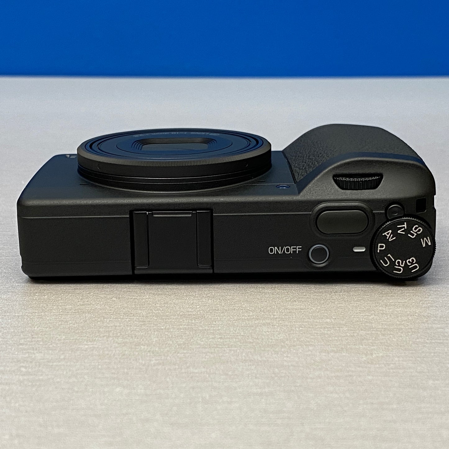 Ricoh GR IV Monochrome (25.7MP) | NOVA
