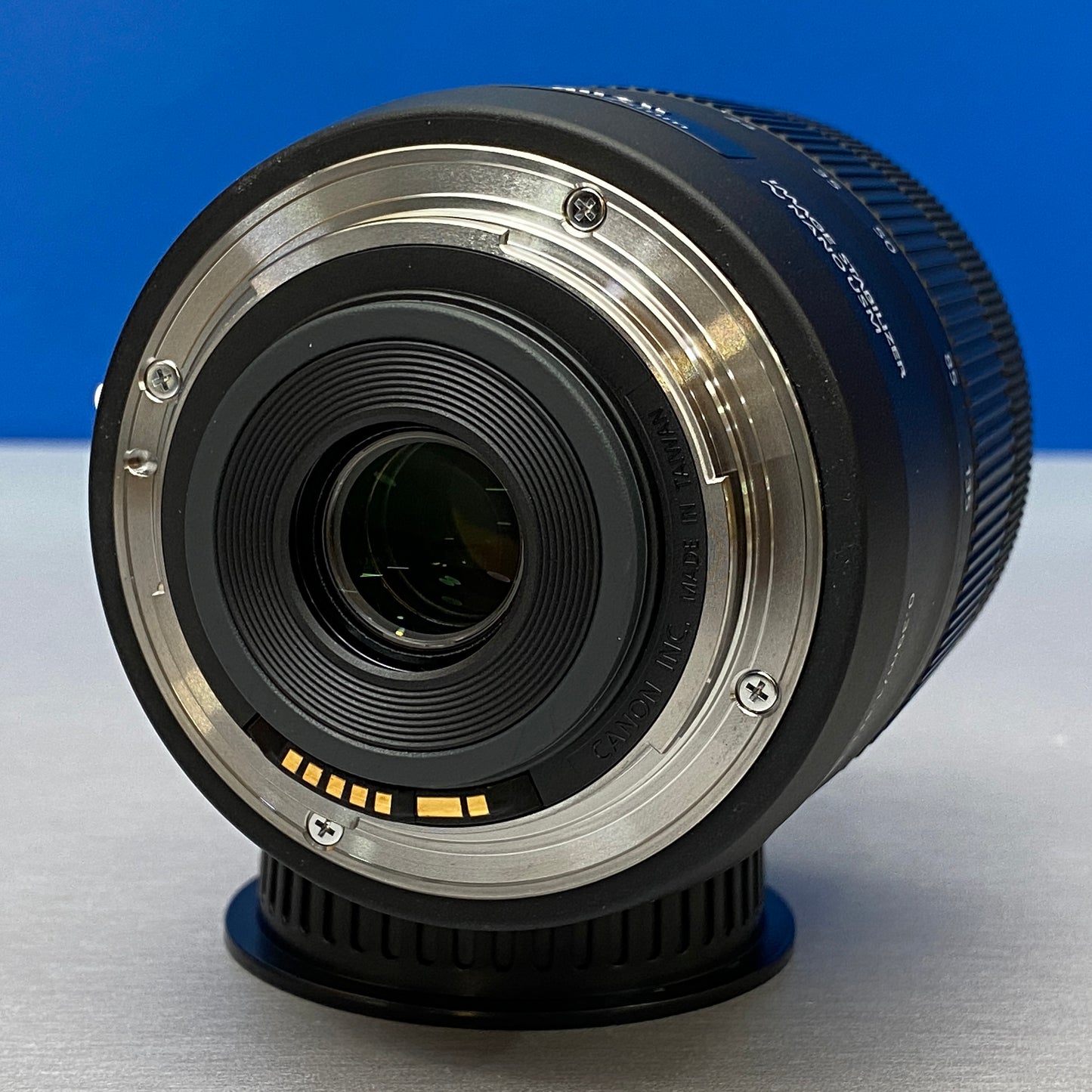 Canon EF-S 18-135mm f/3.5-5.6 IS USM