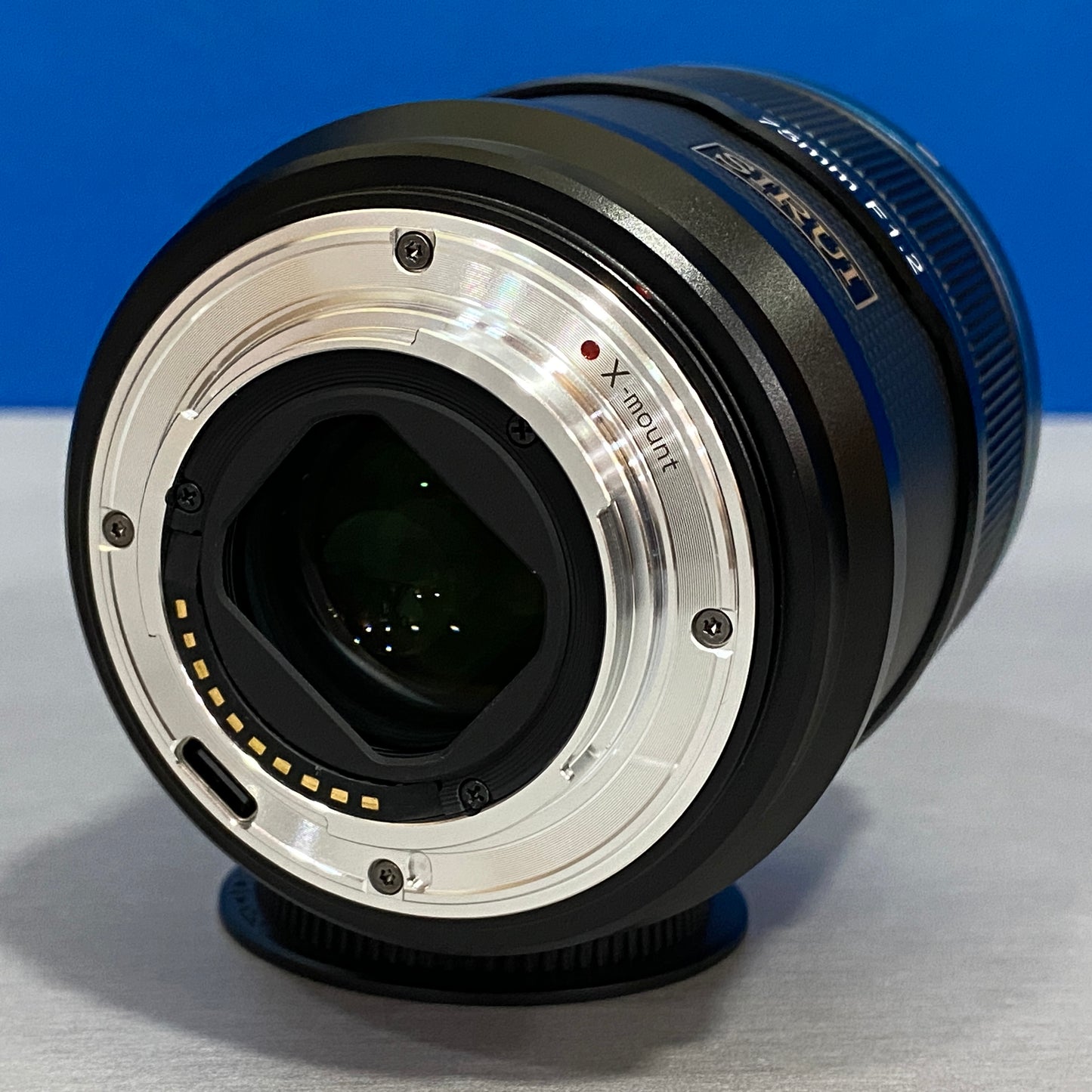 SIRUI Sniper 75mm f/1.2 AF (NOVA)