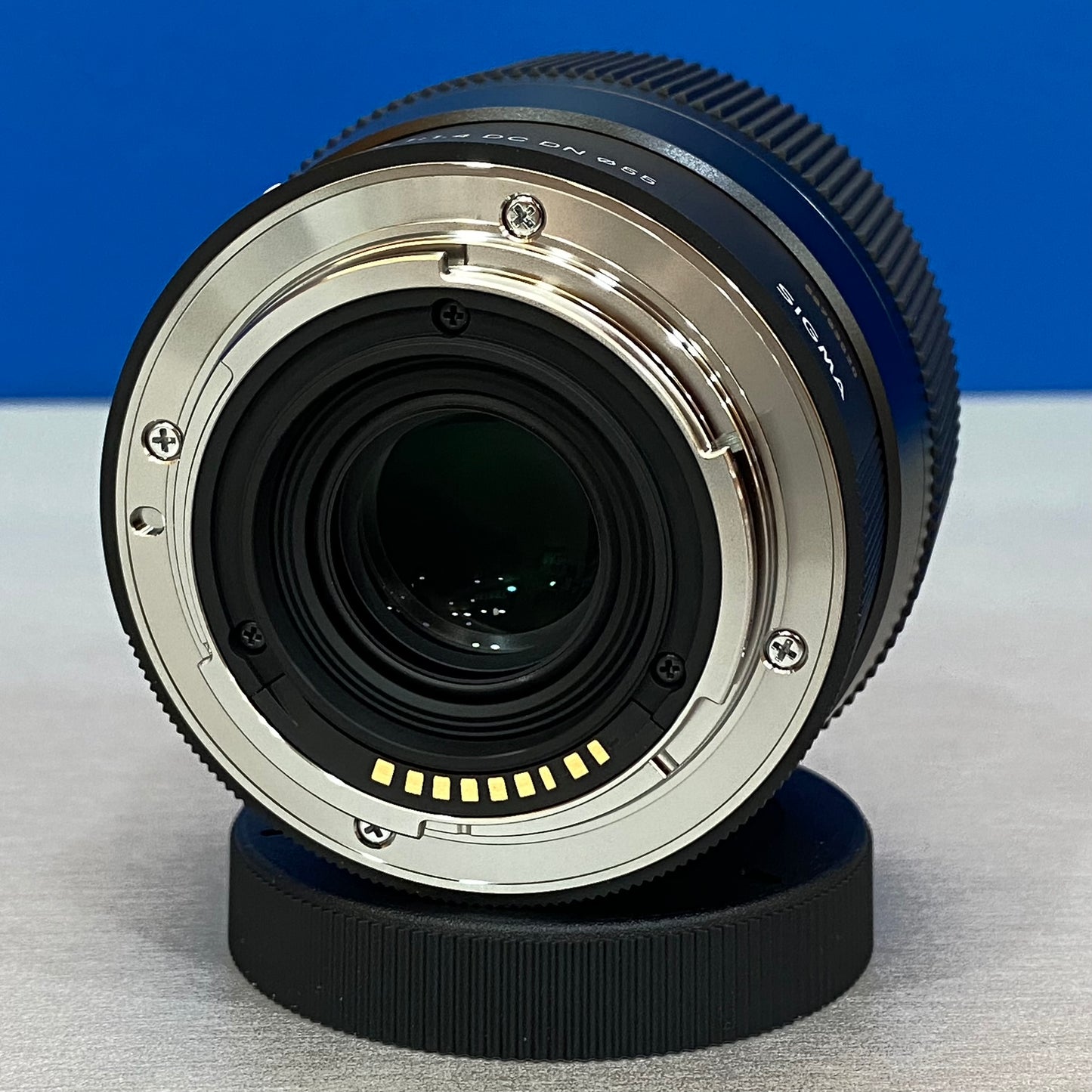 Sigma 56mm f/1.4 DC DN Contemporary | Canon EF-M | NOVA