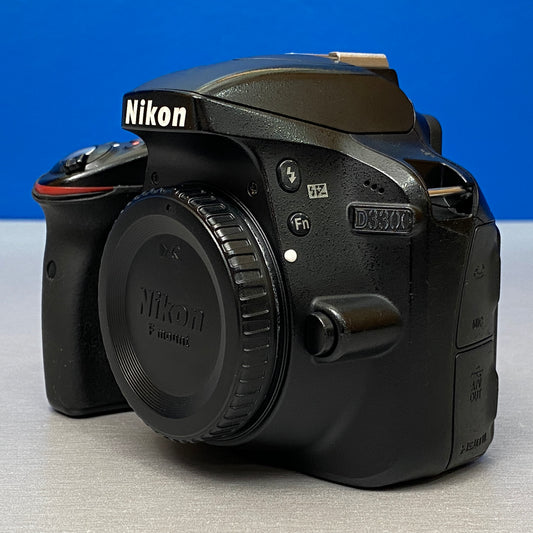 Nikon D3300 (Corpo) - 24.2MP