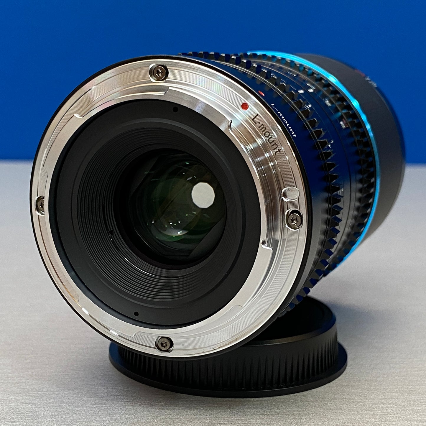 SIRUI Saturn 50mm T2.9 1.6x Anamorphic (Carbon Fiber) - NOVA