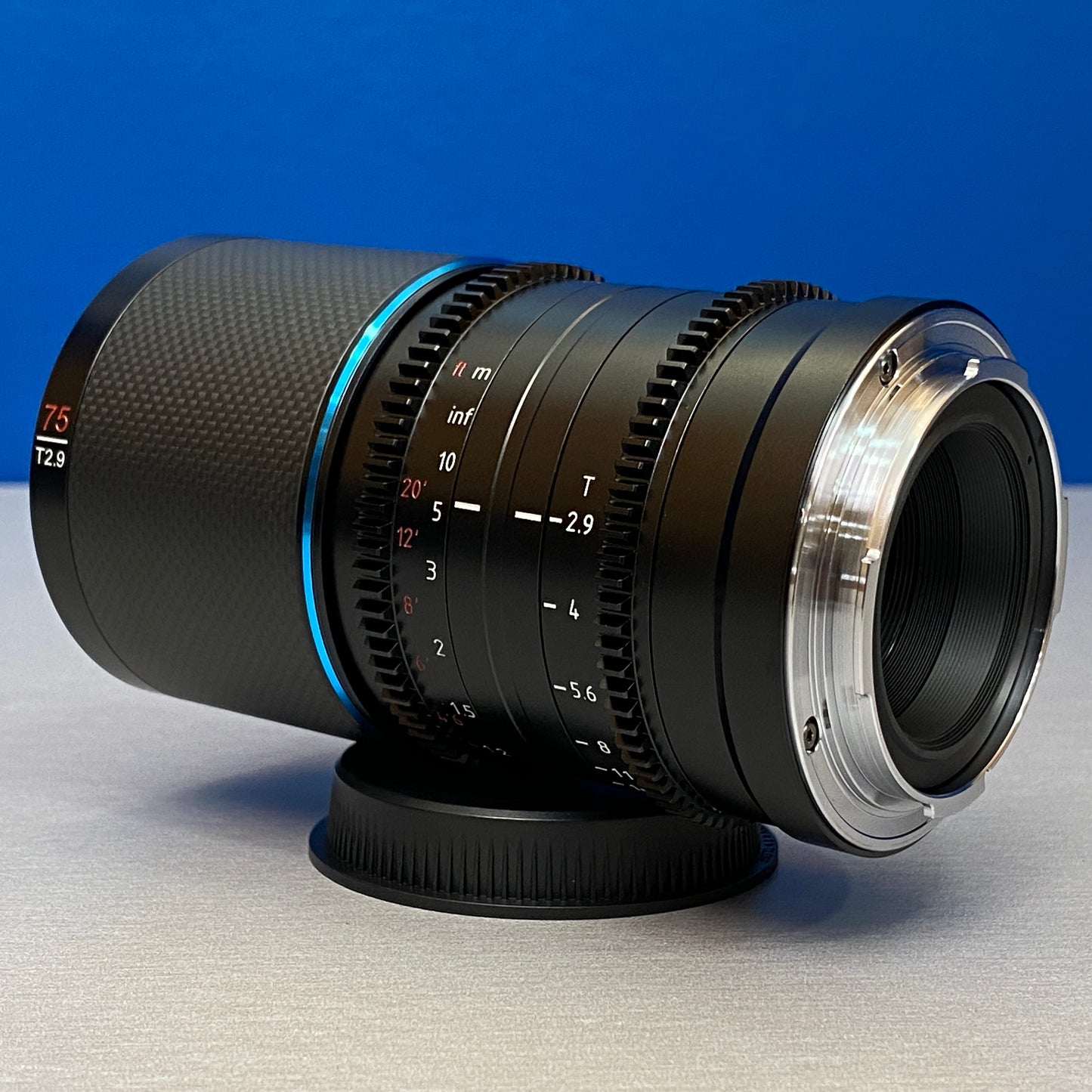SIRUI Saturn 75mm T2.9 1.6x Anamorphic (Carbon Fiber) - NOVA