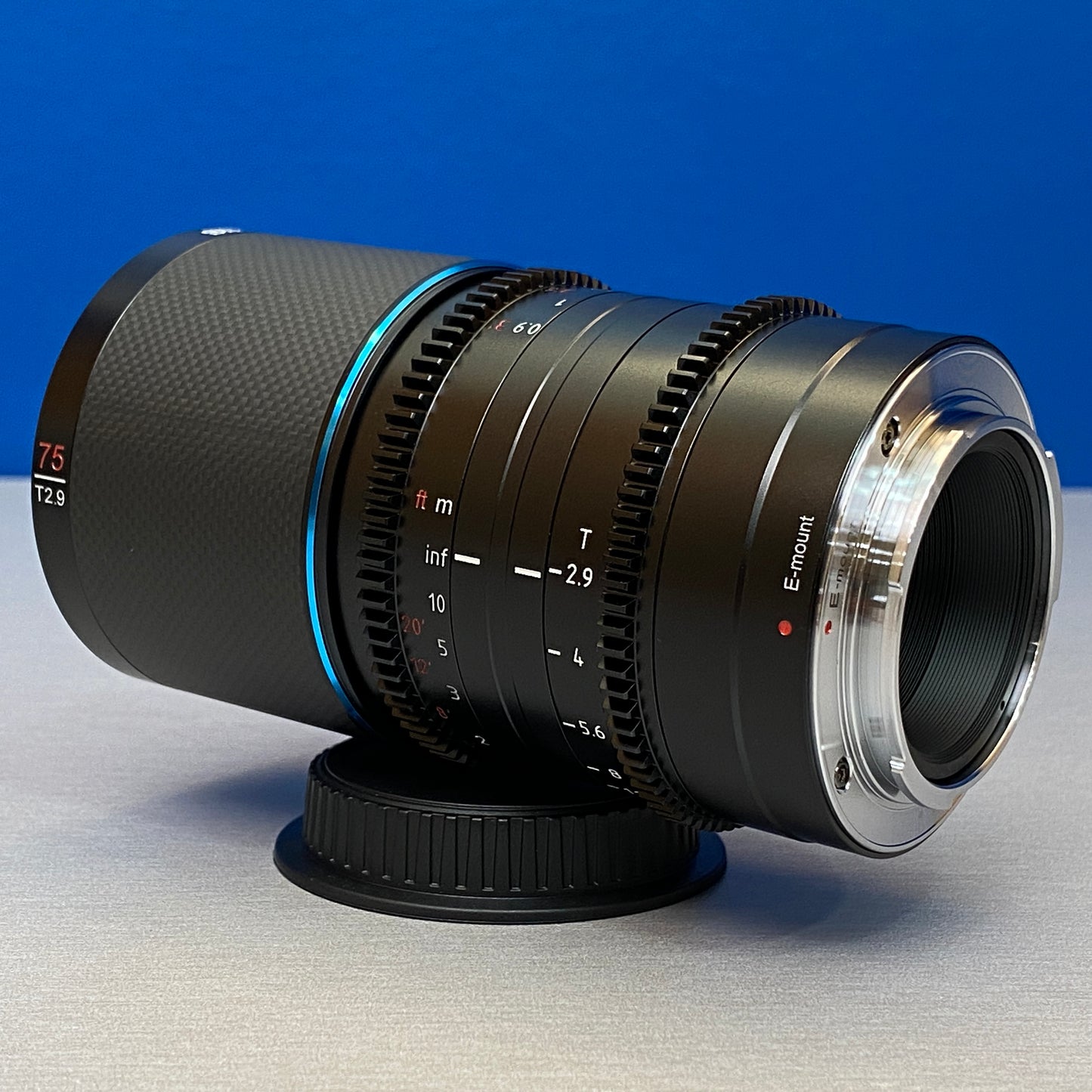 SIRUI Saturn 75mm T2.9 1.6x Anamorphic (Carbon Fiber) - NOVA