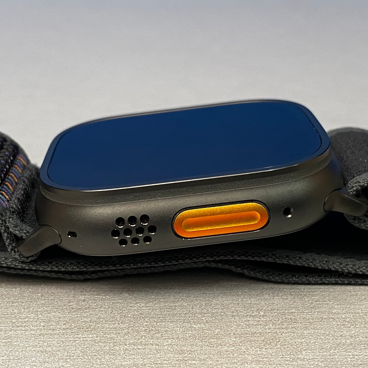 Apple Watch Ultra 2 (Titanium Black) - 49mm - Black Trail Loop