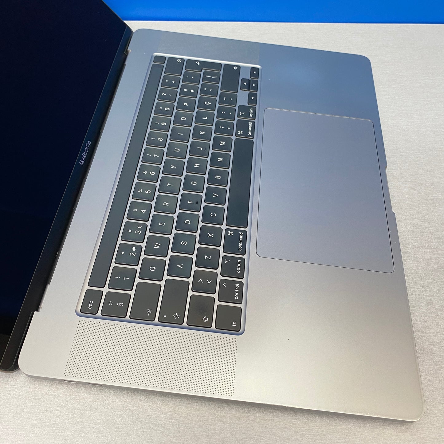 Apple MacBook Pro 16" | A2141 | i7 | 16GB | 512GB SSD | Radeon Pro 5300M 4GB