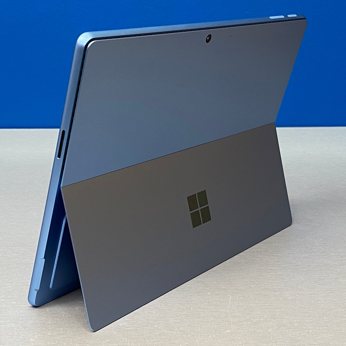 Microsoft Surface Pro 11 | 13" OLED | Snapdragon X Elite 12-Cores | 16GB | 1TB | NOVO