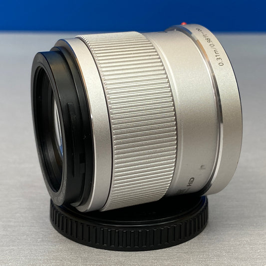 Panasonic Lumix G 42.5mm f/1.7 ASPH Power O.I.S.
