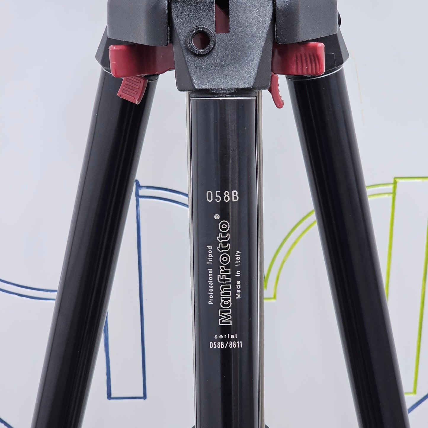 Tripé Manfrotto 058B + Cabeça 029 MK2 (3-Way)
