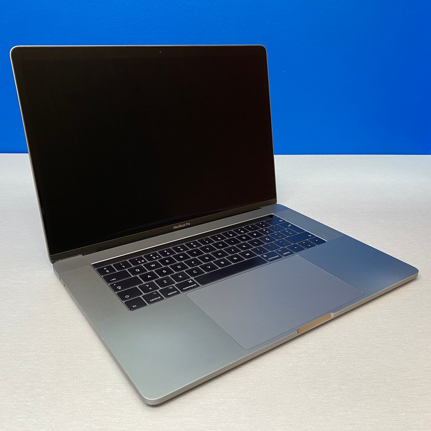 Apple MacBook Pro 15" Touch Bar - A1707 | Mid 2017 | i7/16GB/256GB SSD