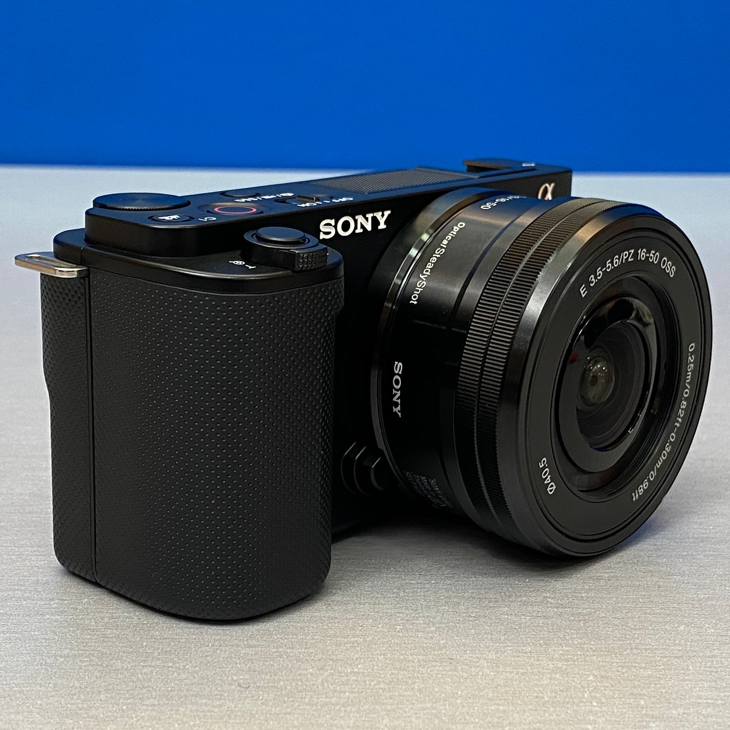 Sony ZV-E10 (24.2MP) + E PZ 16-50mm OSS