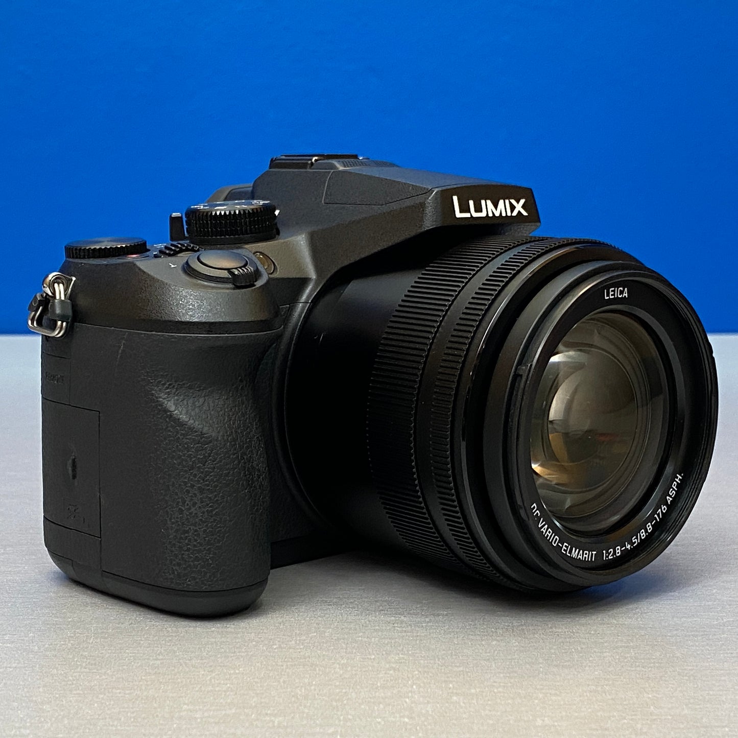 Panasonic Lumix DMC-FZ2000 | 20.1MP