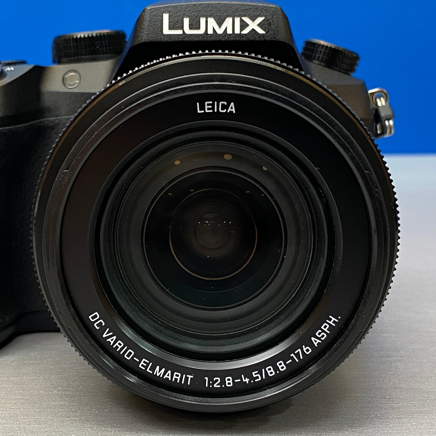 Panasonic Lumix DMC-FZ2000 | 20.1MP