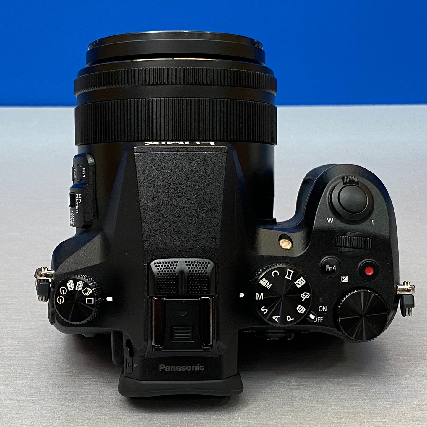 Panasonic Lumix DMC-FZ2000 | 20.1MP