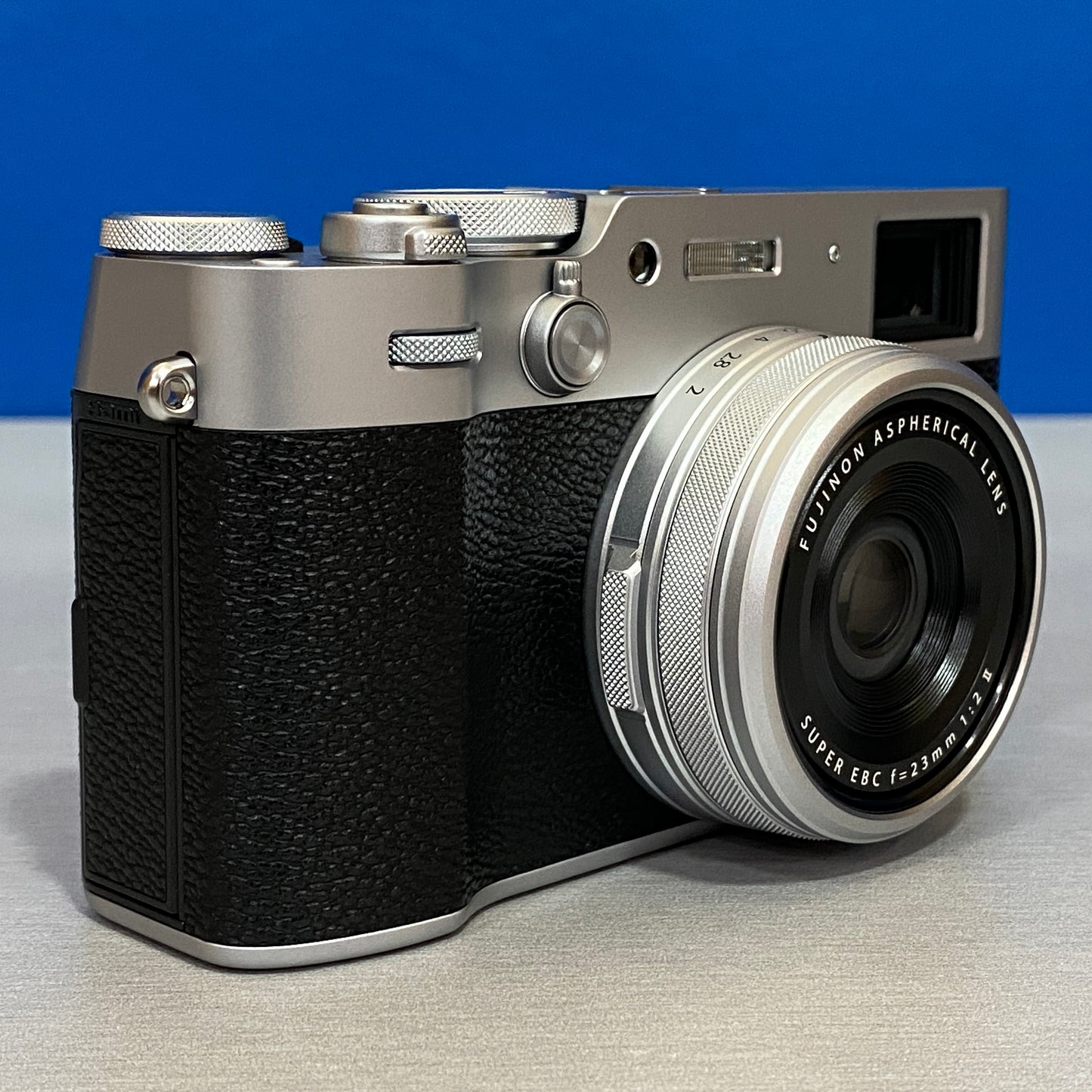 Fujifilm X100VI (40.2MP) | NOVA