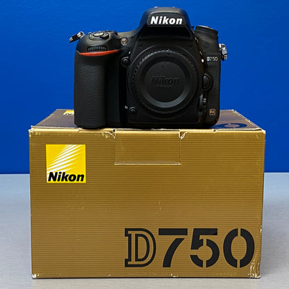 Nikon D750 (Corpo) - 24.3MP