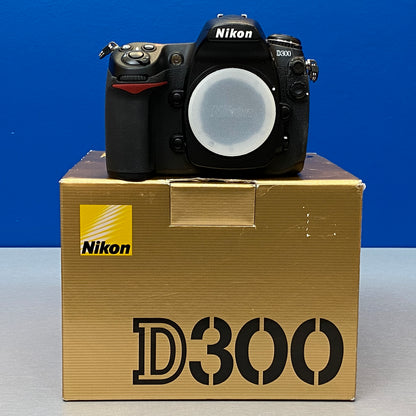 Nikon D300 (Corpo) - 12.3MP