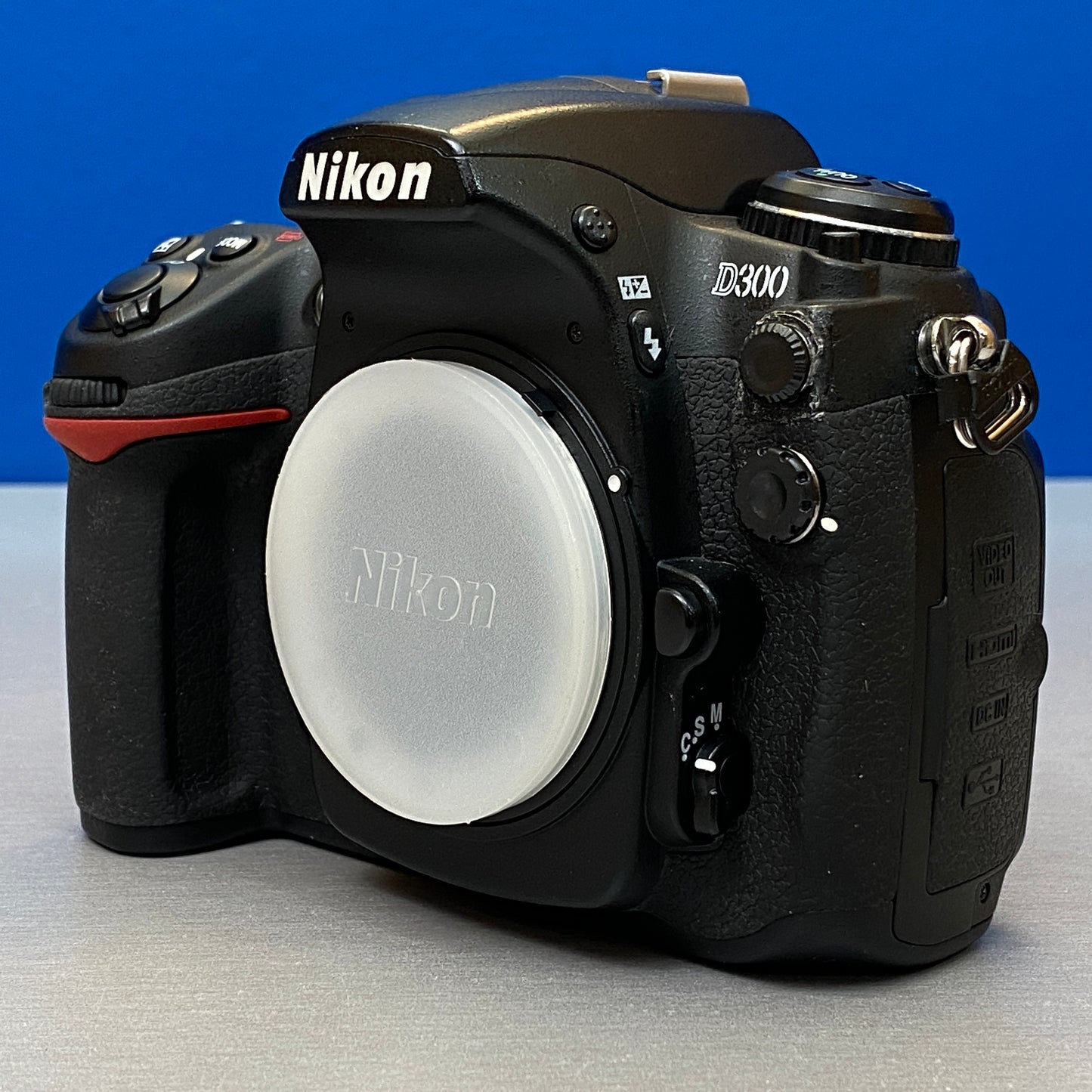 Nikon D300 (Corpo) - 12.3MP