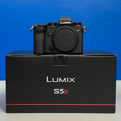 Panasonic Lumix DC-S5D (Corpo) - 24.2MP | NOVA