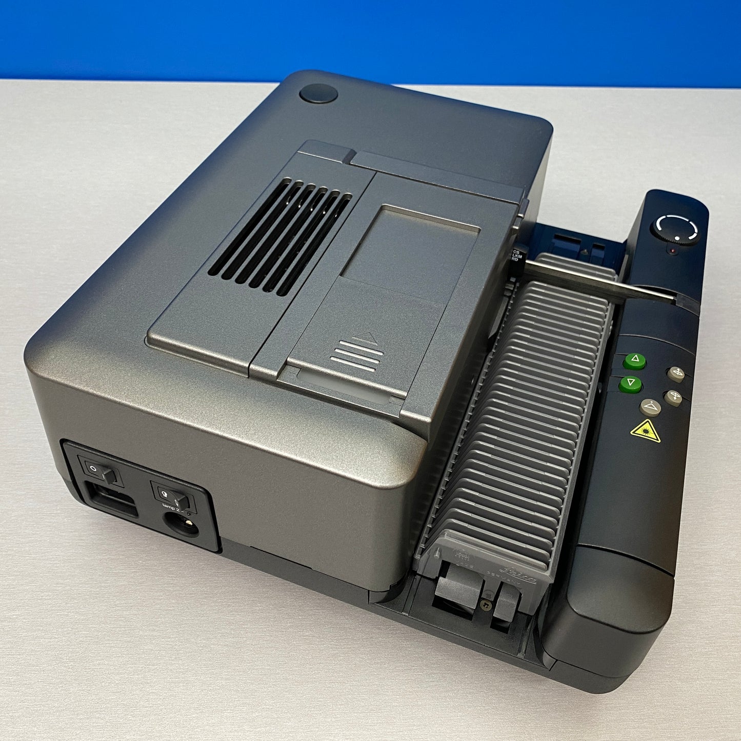 Leica Pradovit IR | Slide Projector