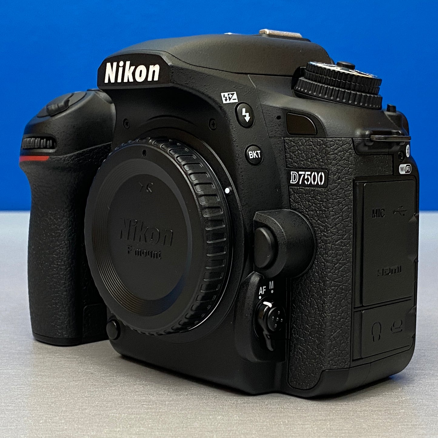 Nikon D7500 (Corpo) - 20.9MP