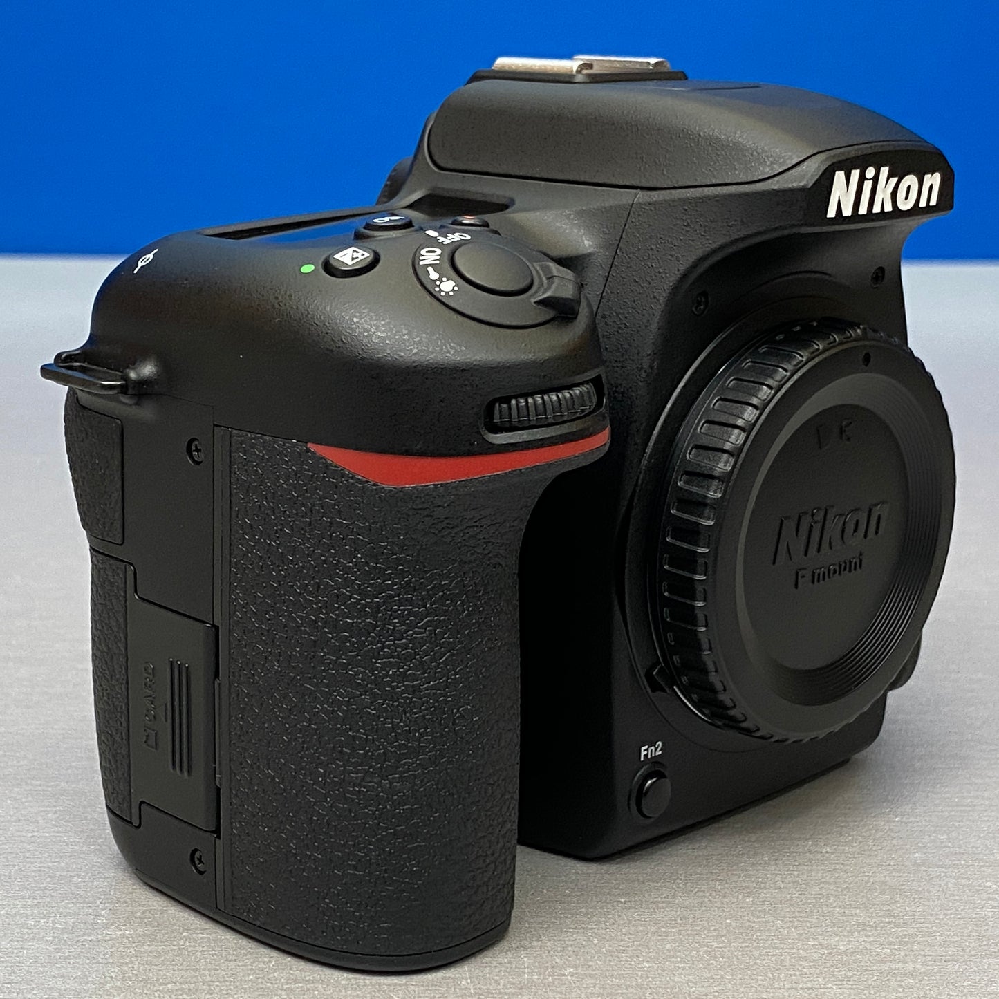 Nikon D7500 (Corpo) - 20.9MP