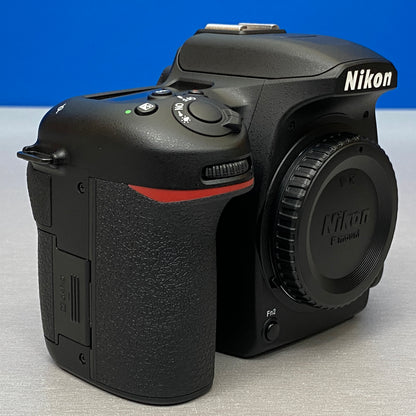 Nikon D7500 (Corpo) - 20.9MP
