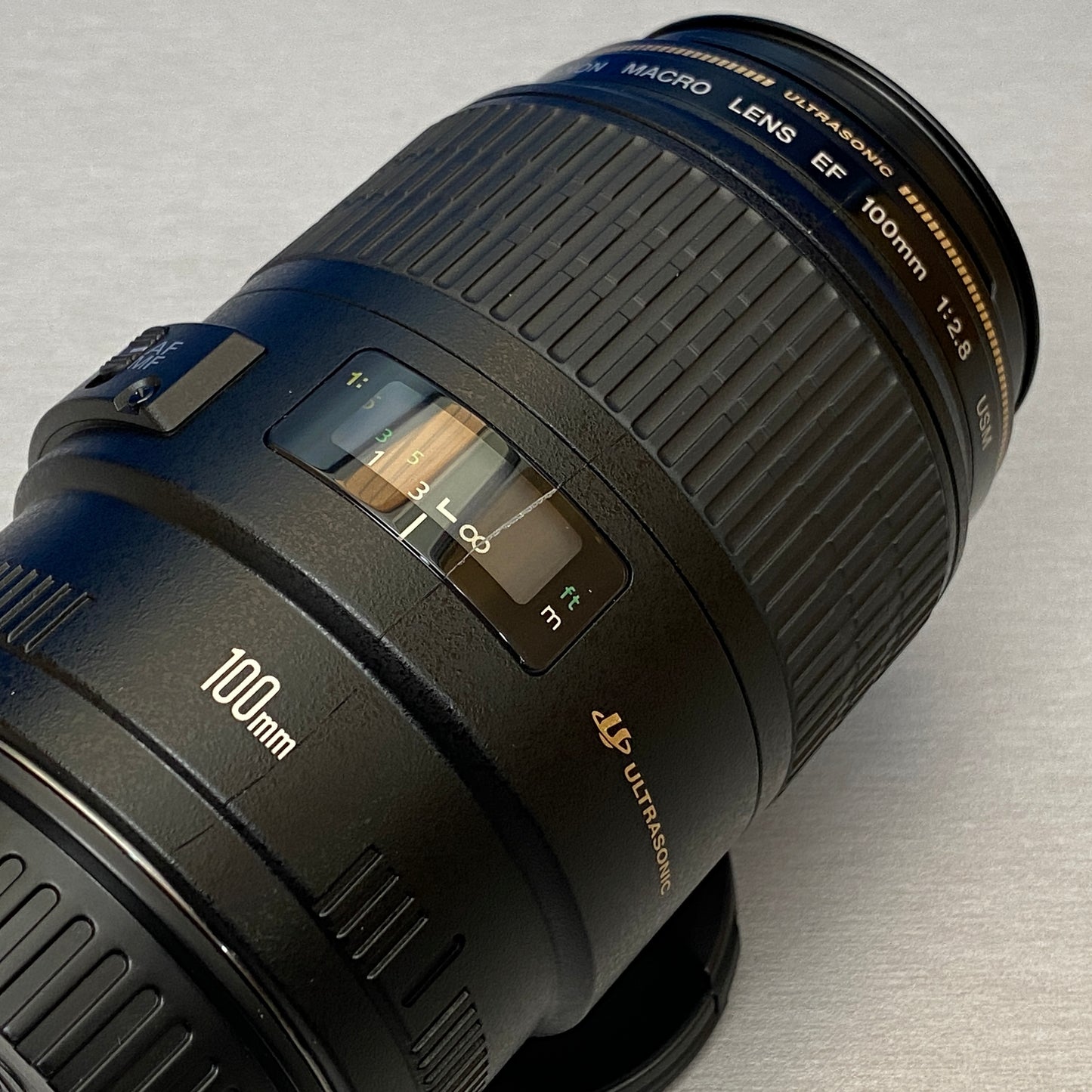 Canon EF 100mm f/2.8 Macro USM
