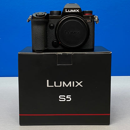 Panasonic Lumix DC-S5 (Corpo) - 24.2MP