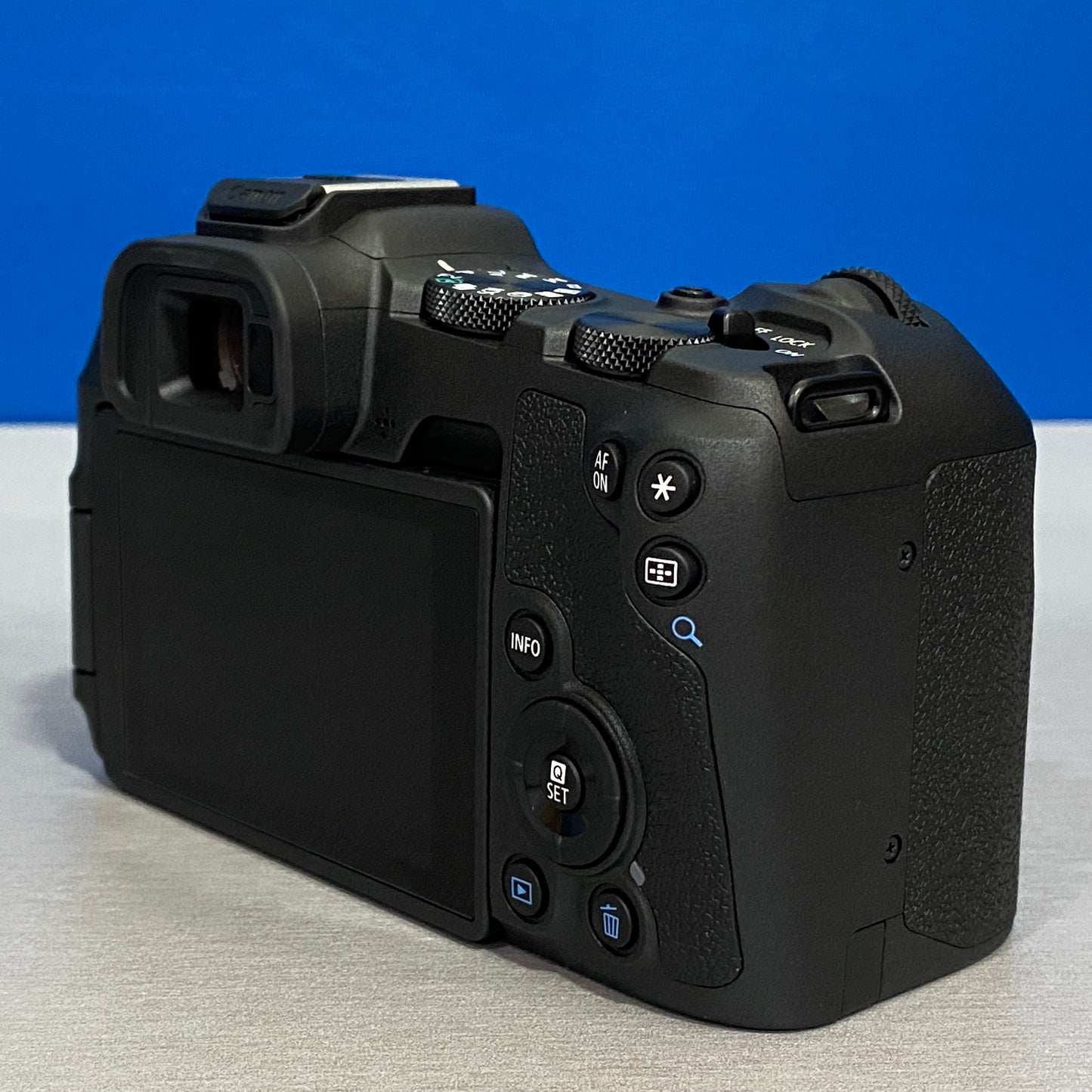 Canon EOS R8 (Corpo) - 24.2MP | NOVA