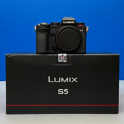 Panasonic Lumix DC-S5 (Corpo) - 24.2MP