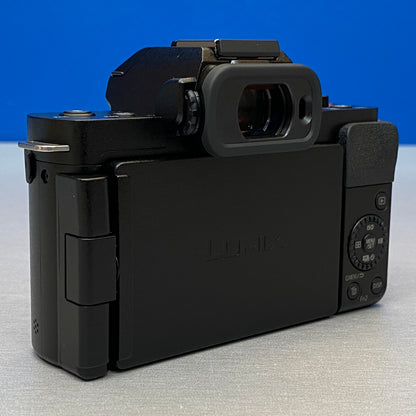 Panasonic Lumix DC-G100D (Corpo) - 20.3MP | NOVA