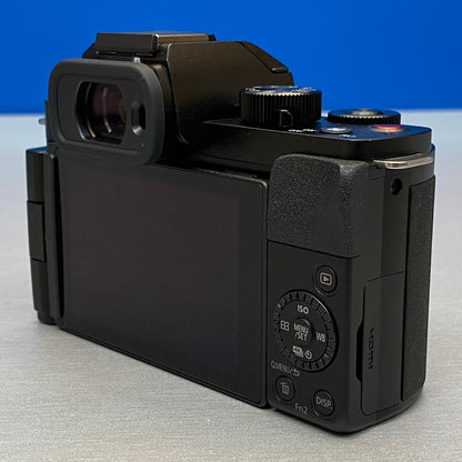 Panasonic Lumix DC-G100D (Corpo) - 20.3MP | NOVA