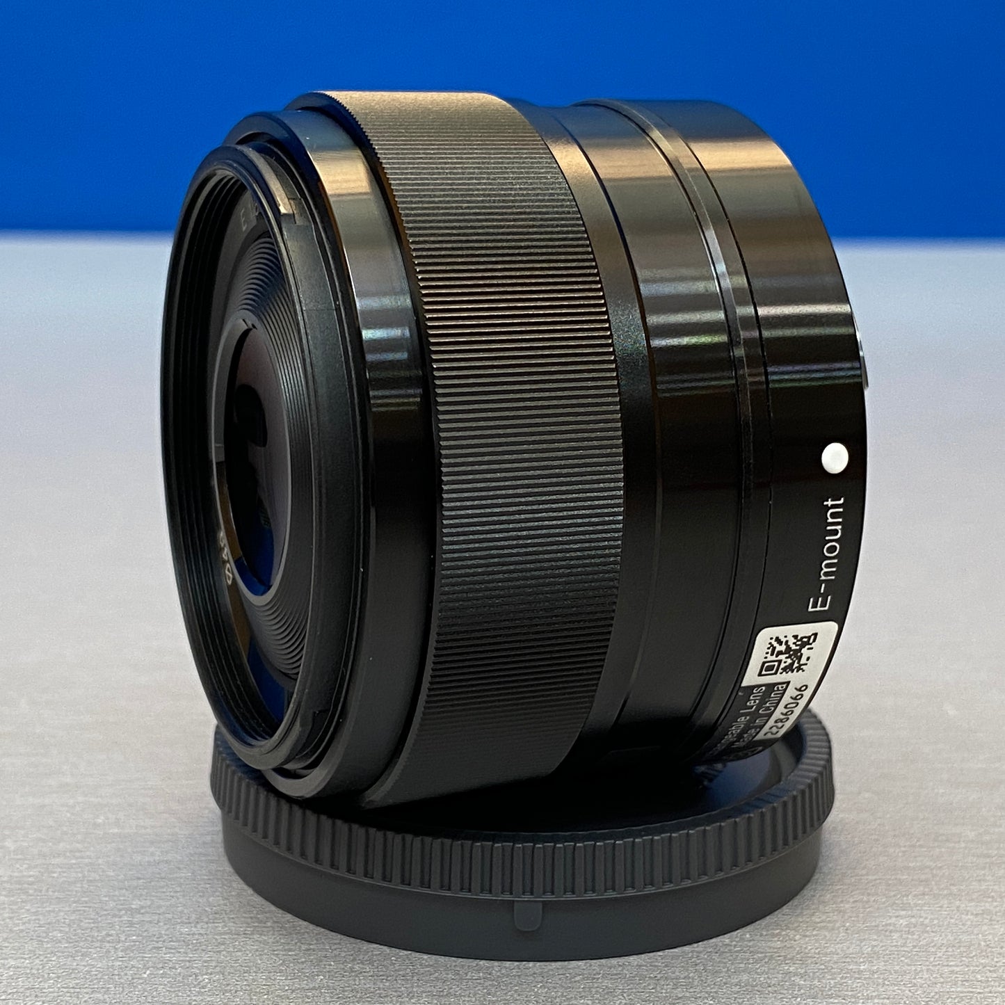 Sony E 35mm f/1.8 OSS