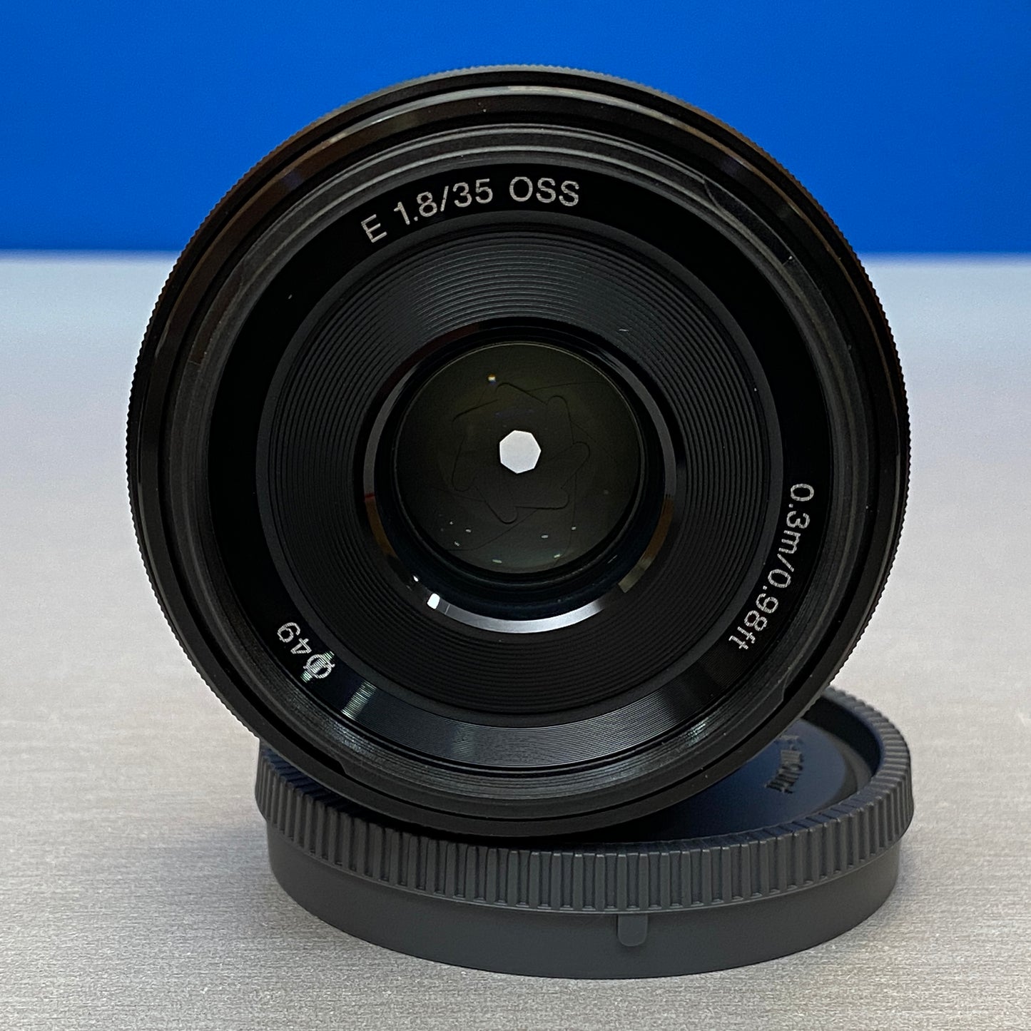 Sony E 35mm f/1.8 OSS