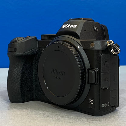 Nikon Z5 (Corpo) - 24.3MP | NOVA