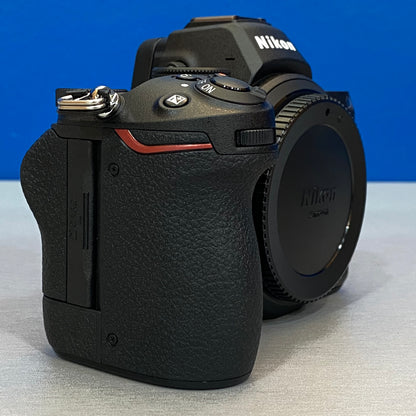 Nikon Z5 (Corpo) - 24.3MP | NOVA