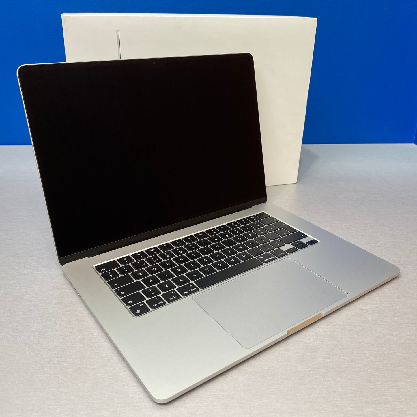 Apple MacBook Air 15.3" | 2024 | M3 8-Cores/16GB/256GB SSD