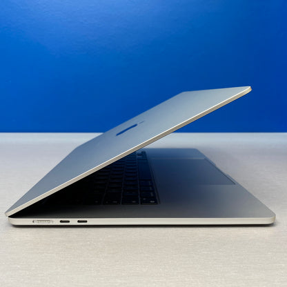 Apple MacBook Air 15.3" | 2024 | M3 8-Cores/16GB/256GB SSD