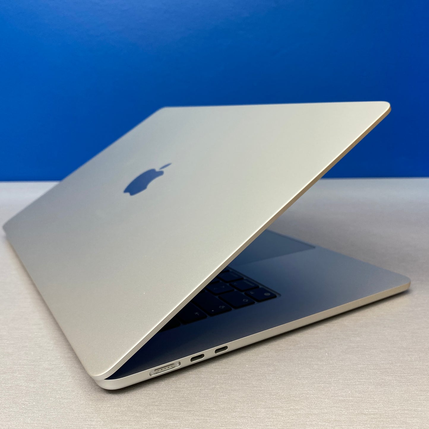 Apple MacBook Air 15.3" | 2024 | M3 8-Cores/16GB/256GB SSD