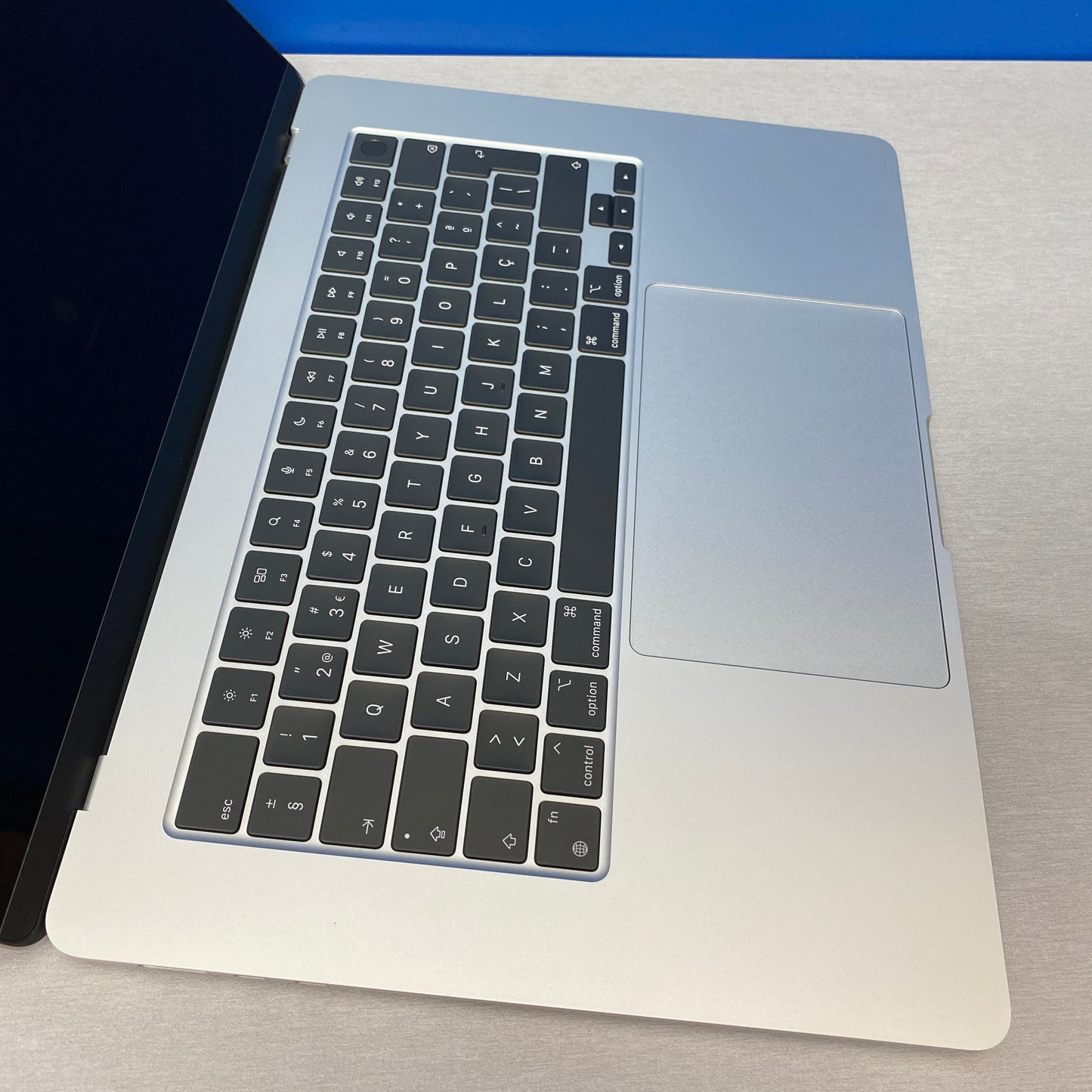 Apple MacBook Air 15.3" | 2024 | M3 8-Cores/16GB/256GB SSD