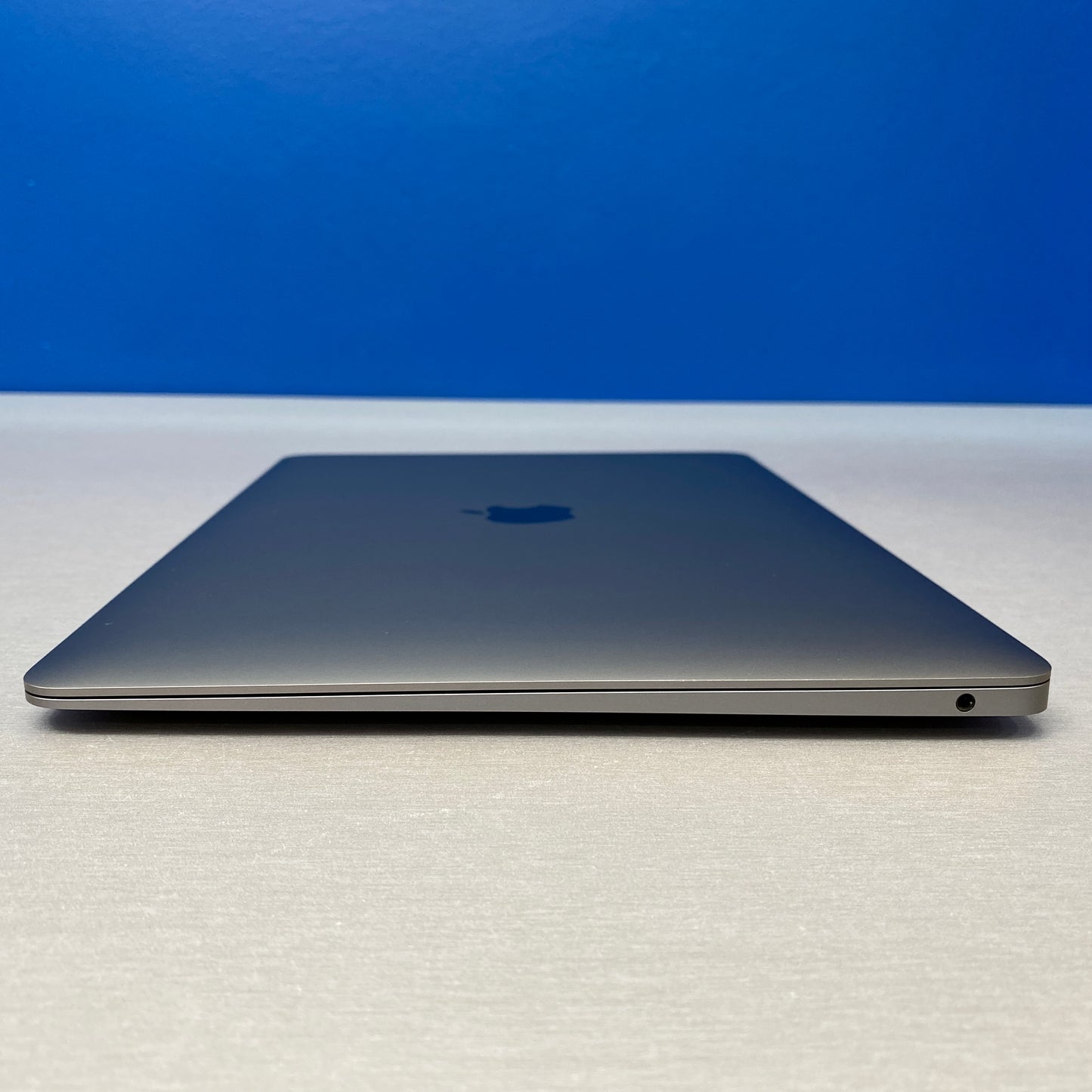 Apple MacBook Air 13" | 2020 | M1 8-Cores/8GB/256GB SSD