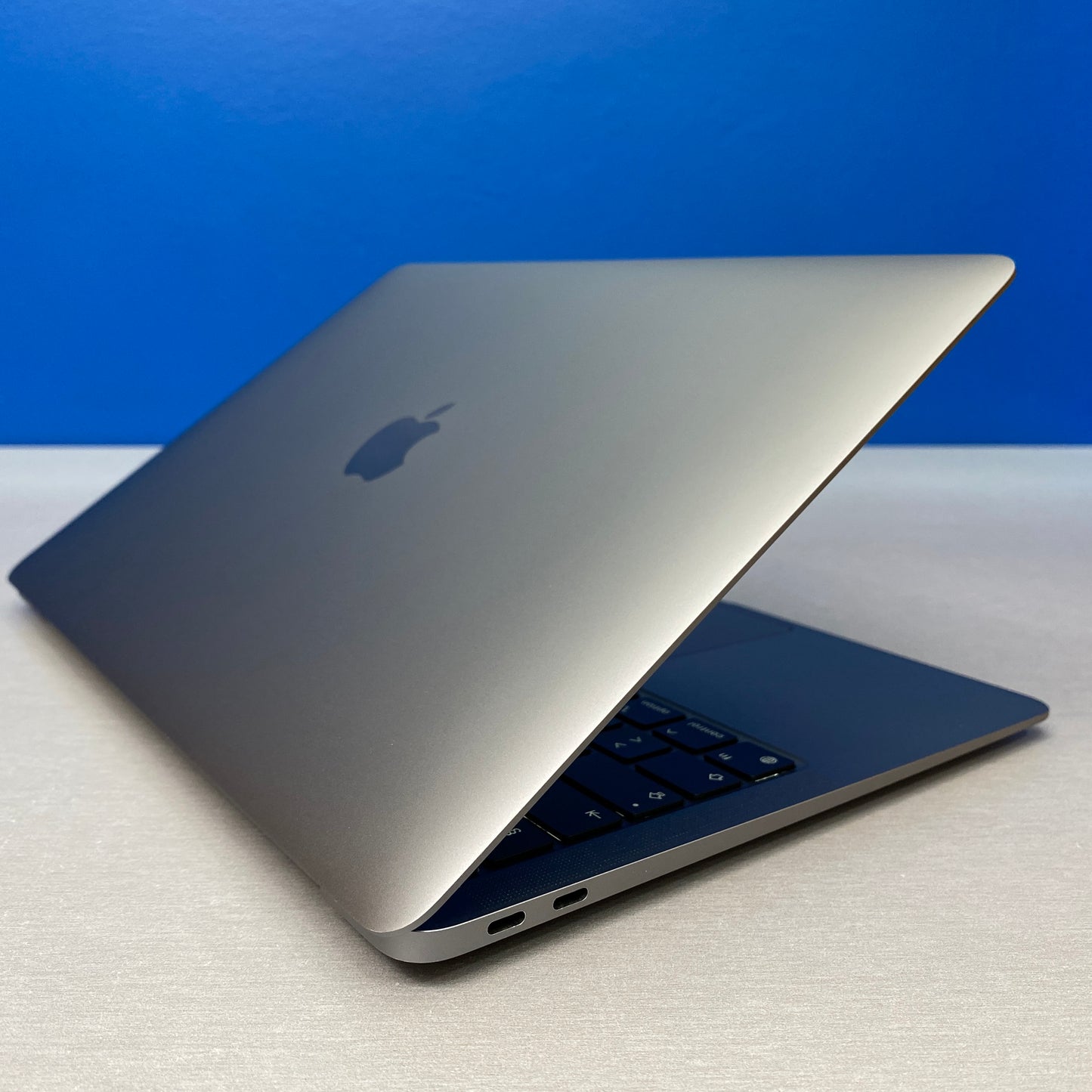 Apple MacBook Air 13" | 2020 | M1 8-Cores/8GB/512GB SSD