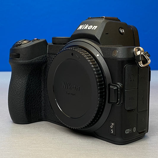 Nikon Z5 (Corpo) - 24.3MP