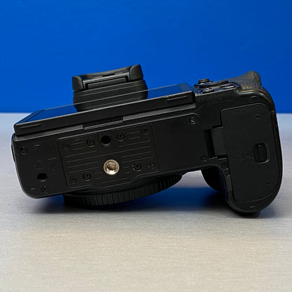 Nikon Z5 (Corpo) - 24.3MP