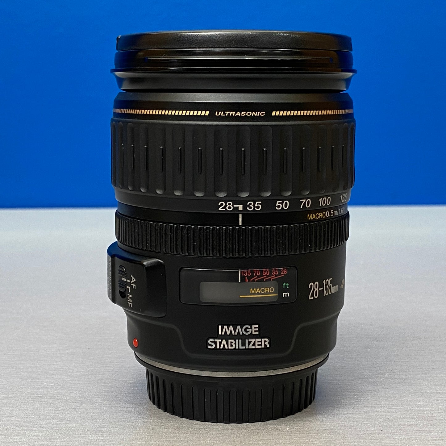 Canon EF 28-135mm f/3.5-5.6 IS USM