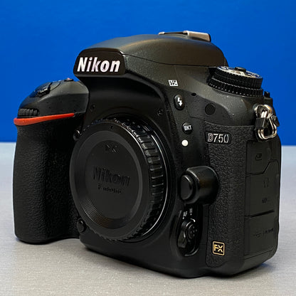 Nikon D750 (Corpo) - 24.3MP