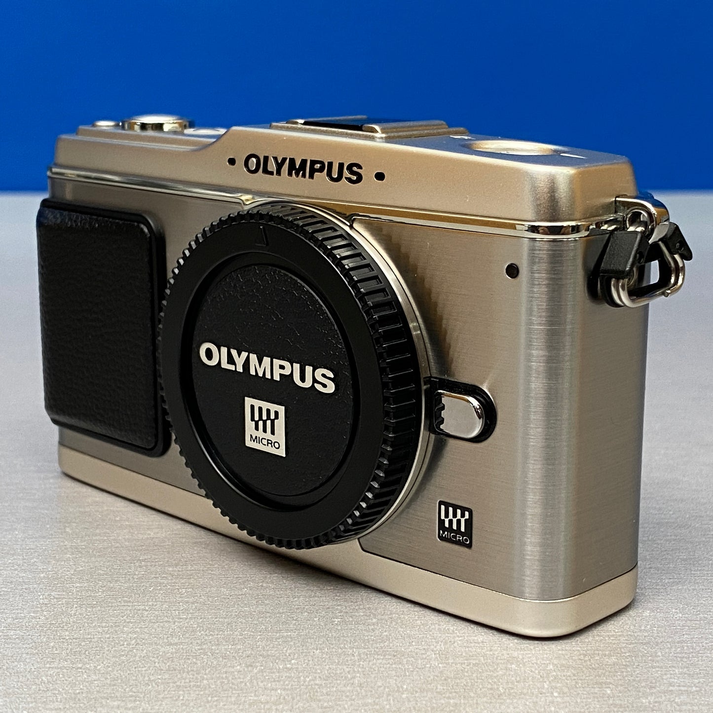 Olympus Pen E-P1 (Corpo) - 12.3MP