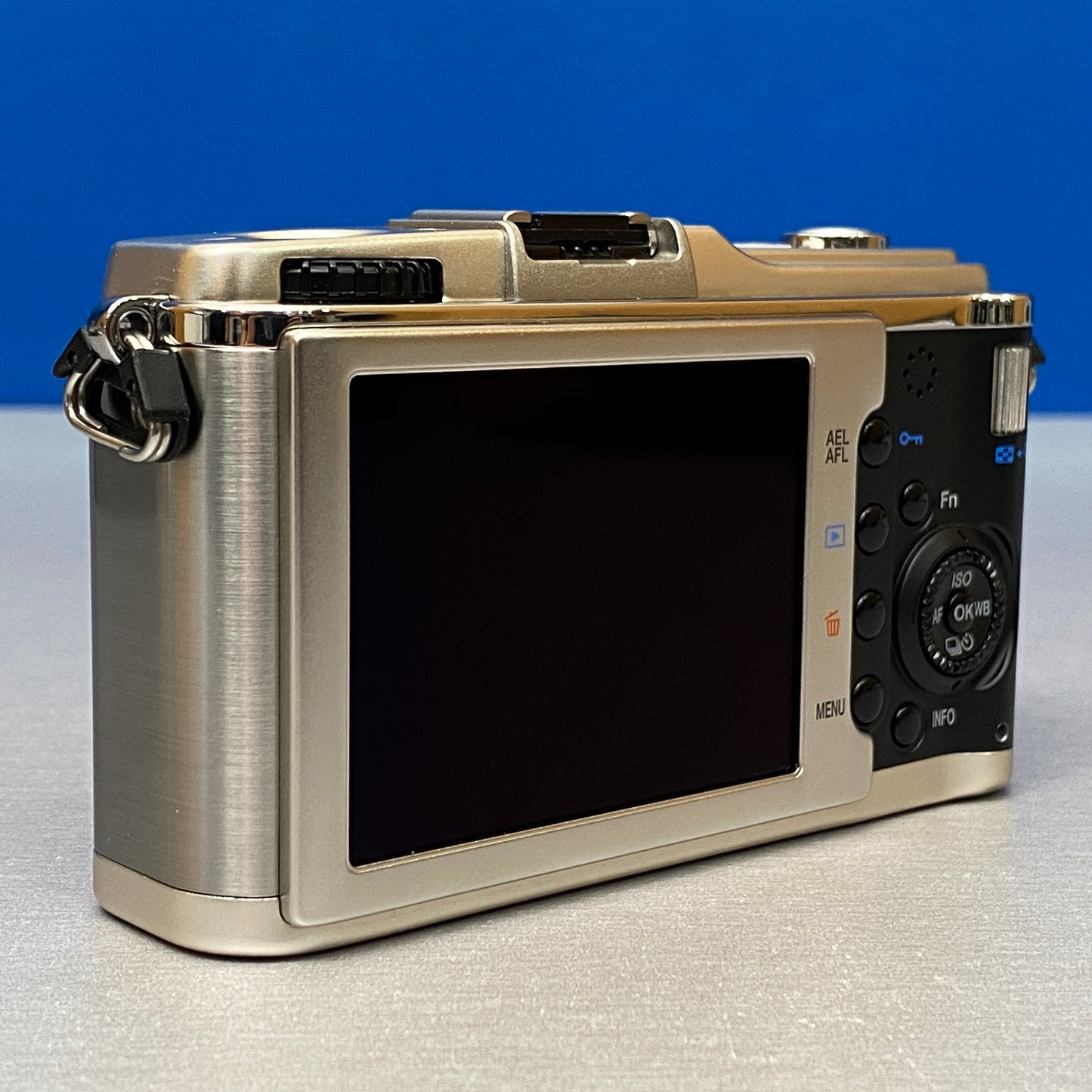 Olympus Pen E-P1 (Corpo) - 12.3MP